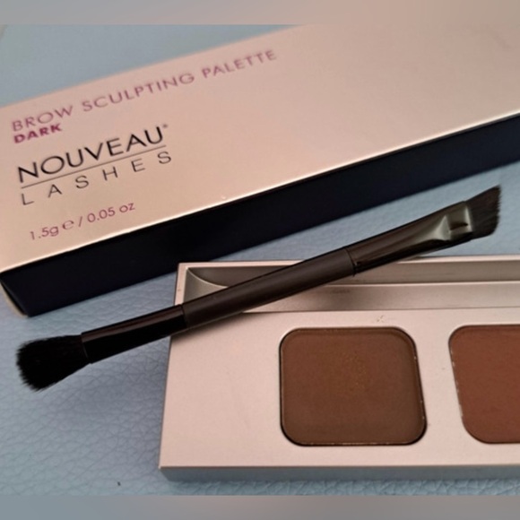 Nouveau Brow Sculpting Palette in Dark - Picture 4 of 4
